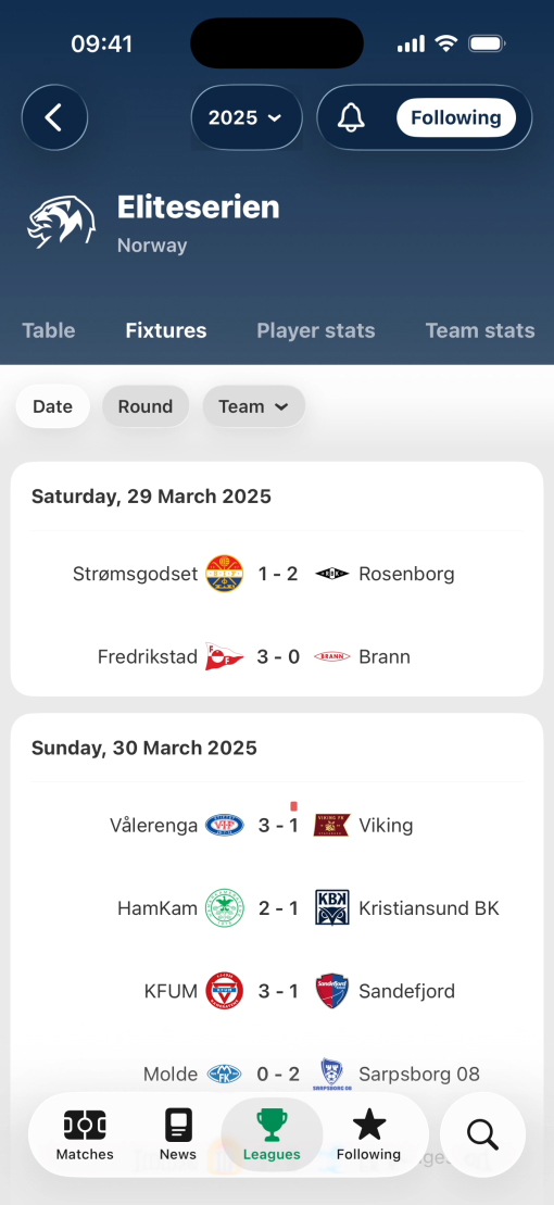 FotMobアプリ（Liquid Glassデザイン）
